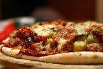 Radchada Garden Café - Pizza Cafe - beautiful Pizza straight from the oven (Source:wikimedia) Pizza